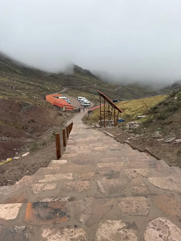 How difficult is the hike to Palccoyo?