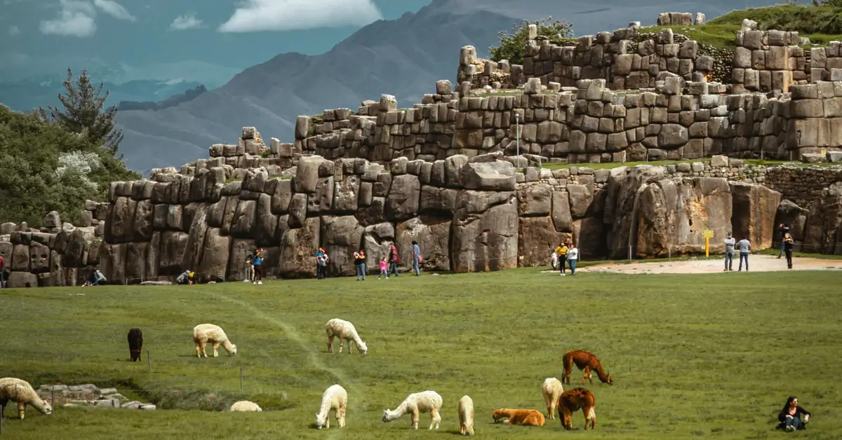 What to Do in Cusco: Explore Sacsayhuaman