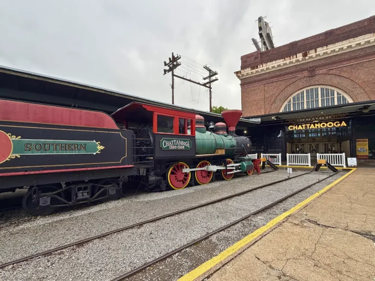 locomotive.webp
Historic steam locomotive outside the Chattanooga Choo Choo in Chattanooga, Tennessee
