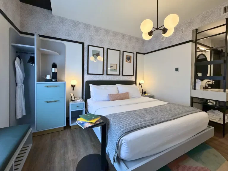 King room at the Kinley Chattanooga boutique hotel in downtown Chattanooga, Tennessee.
